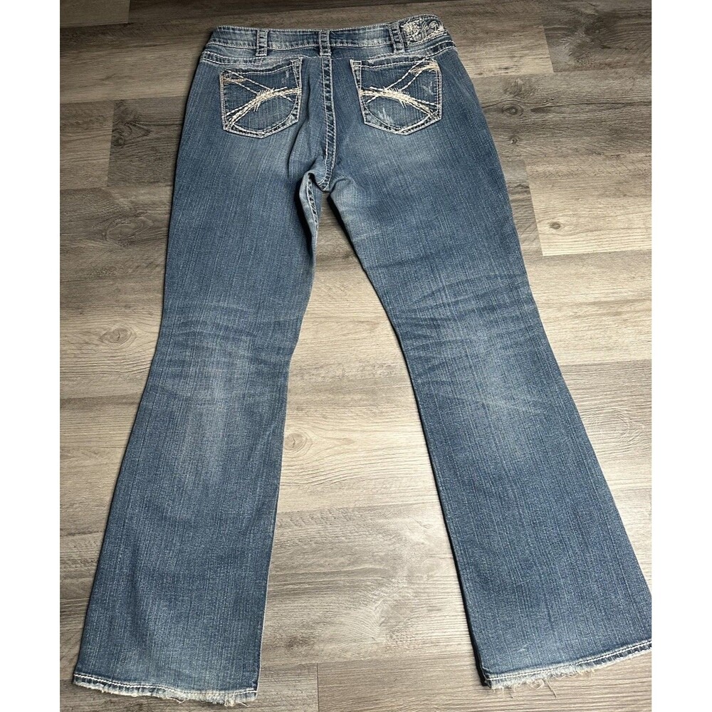Silver Jeans Co Tuesday Low Rise Bootcut Size 14 L33 Medium Wash Distressed Y2K